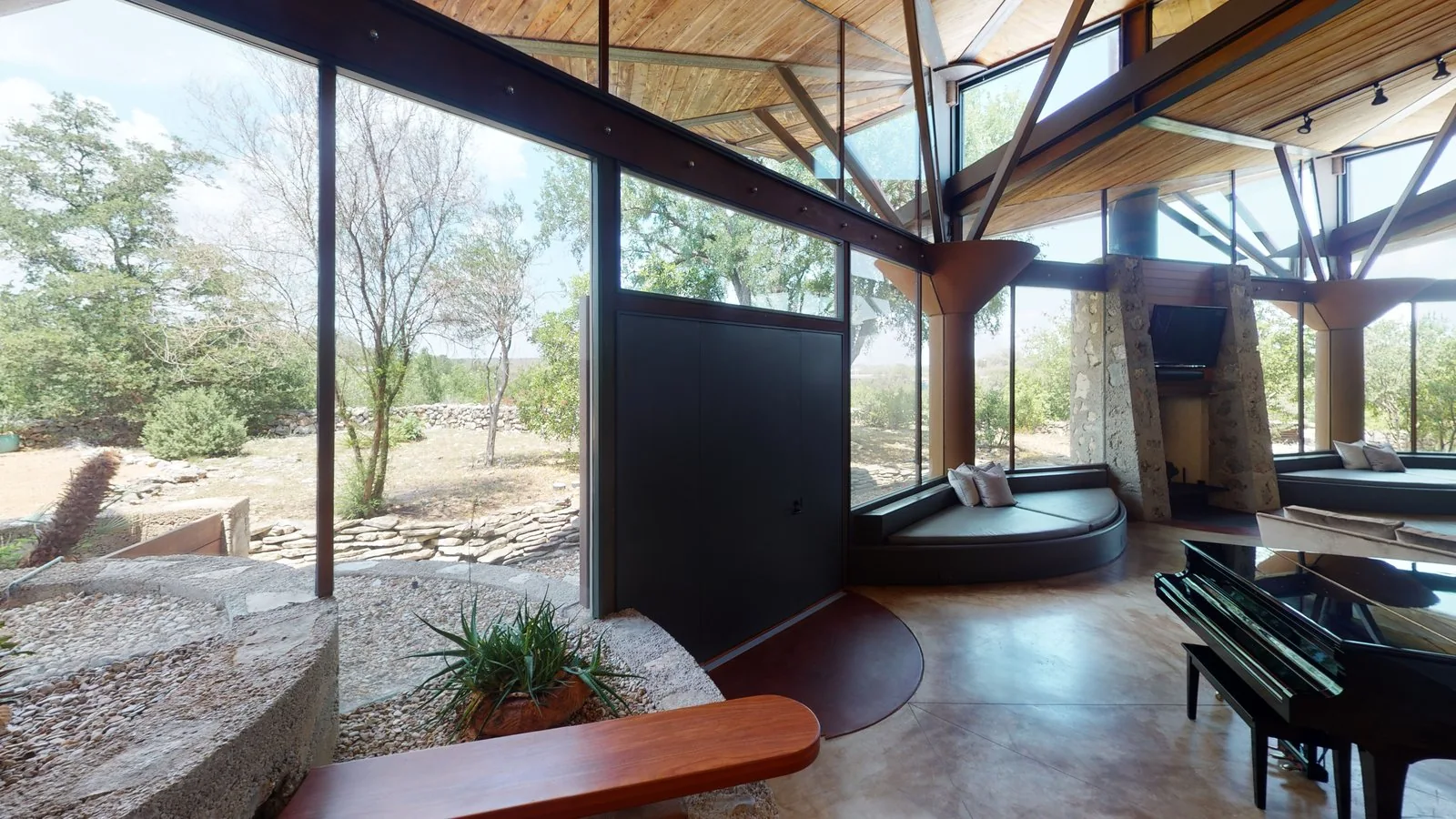 4002 Tyx Trail — interactive tour preview