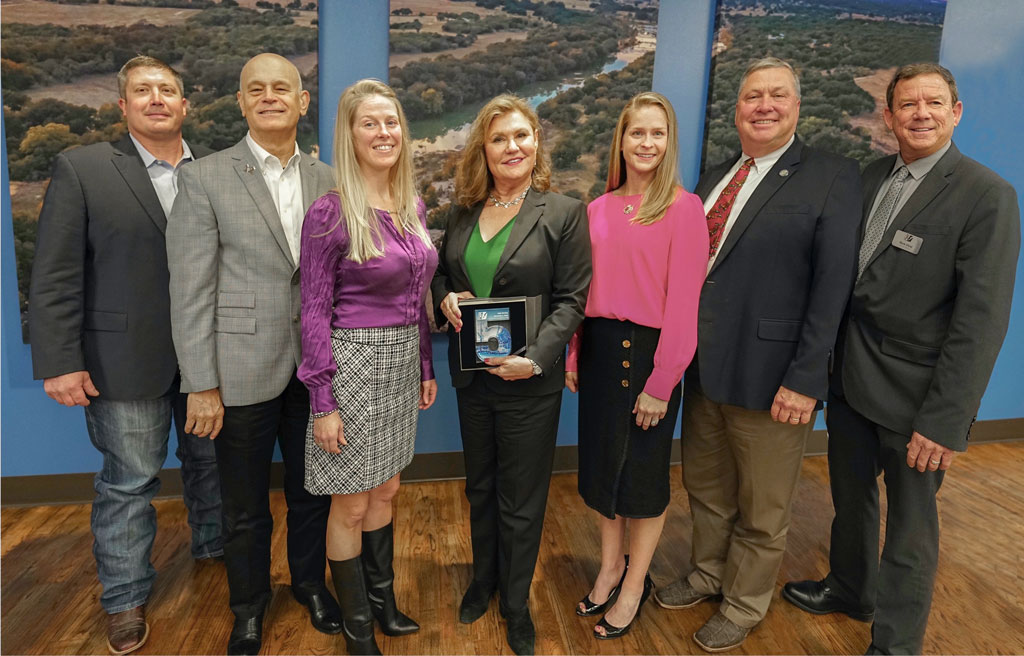 Julie Parsley receives PEC service award