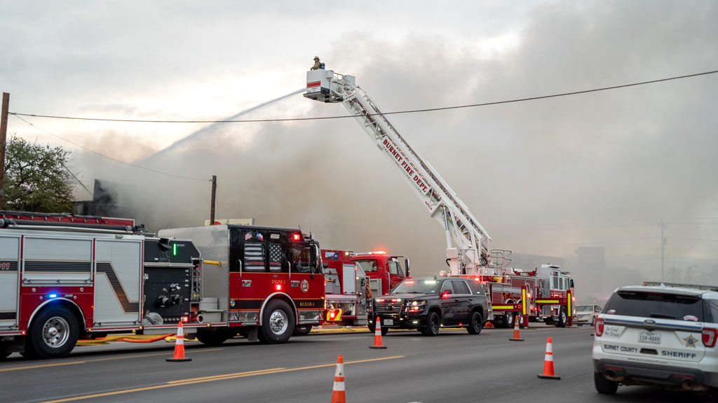 Reagor building fire in Burnet