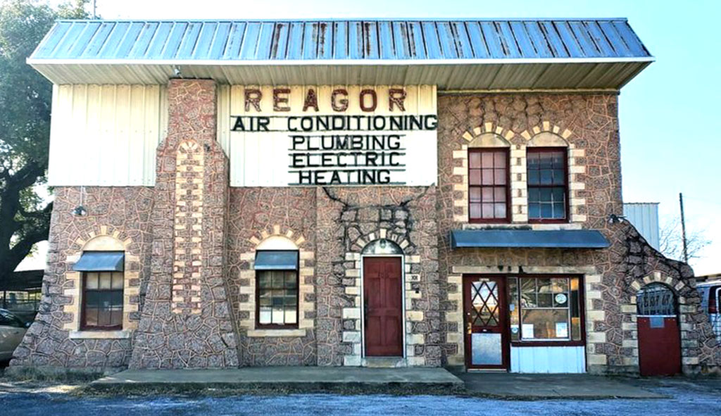 Reagor building in Burnet